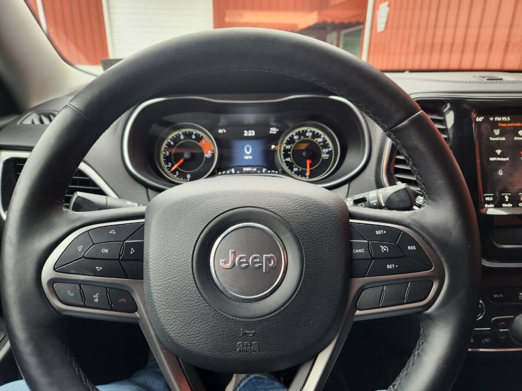 2019 Jeep Cherokee Image 12