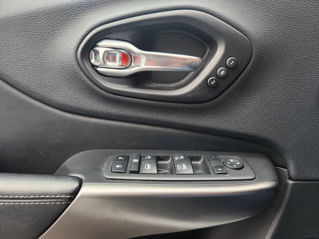 2019 Jeep Cherokee Image 29