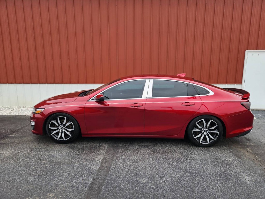 2021 Chevrolet Malibu Image 2