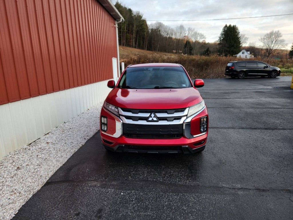 2021 Mitsubishi Outlander Image 4