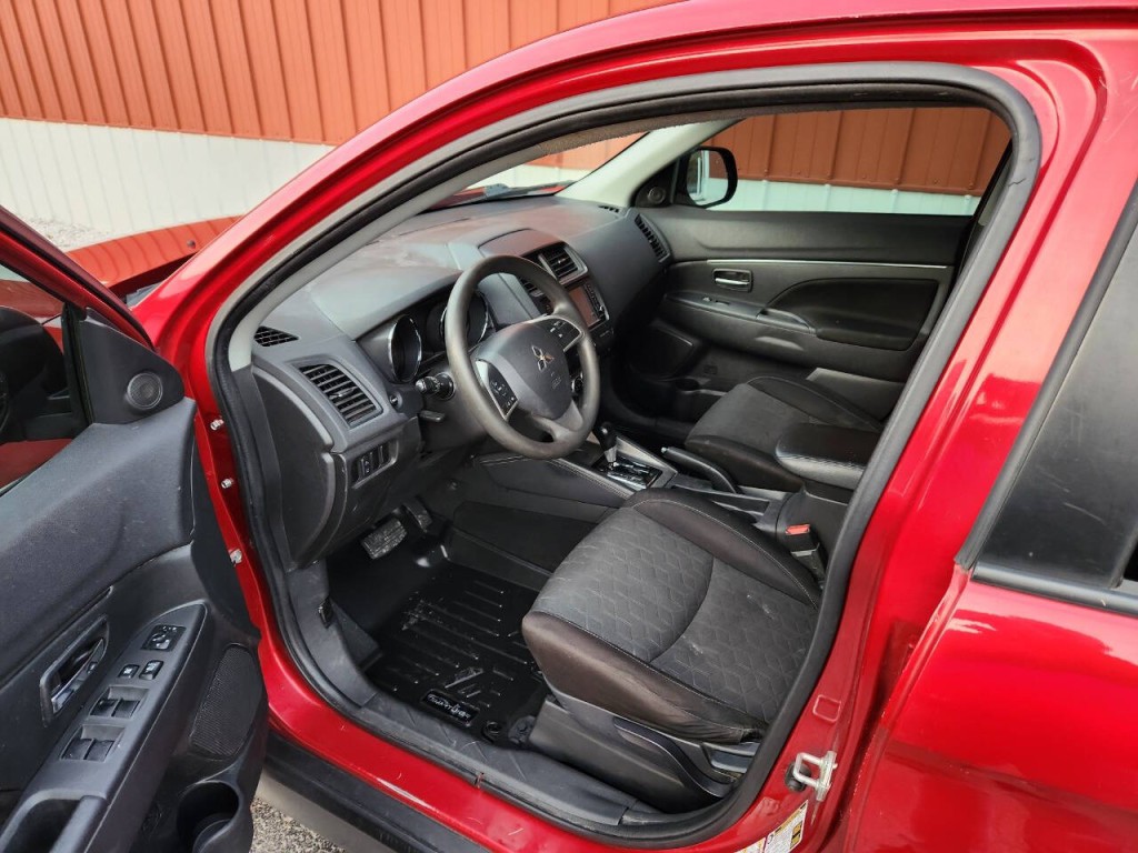 2021 Mitsubishi Outlander Image 11