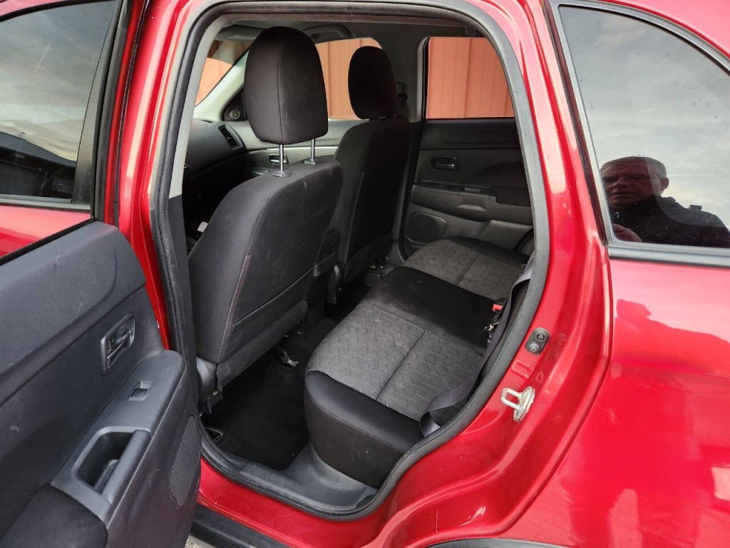 2021 Mitsubishi Outlander Image 12