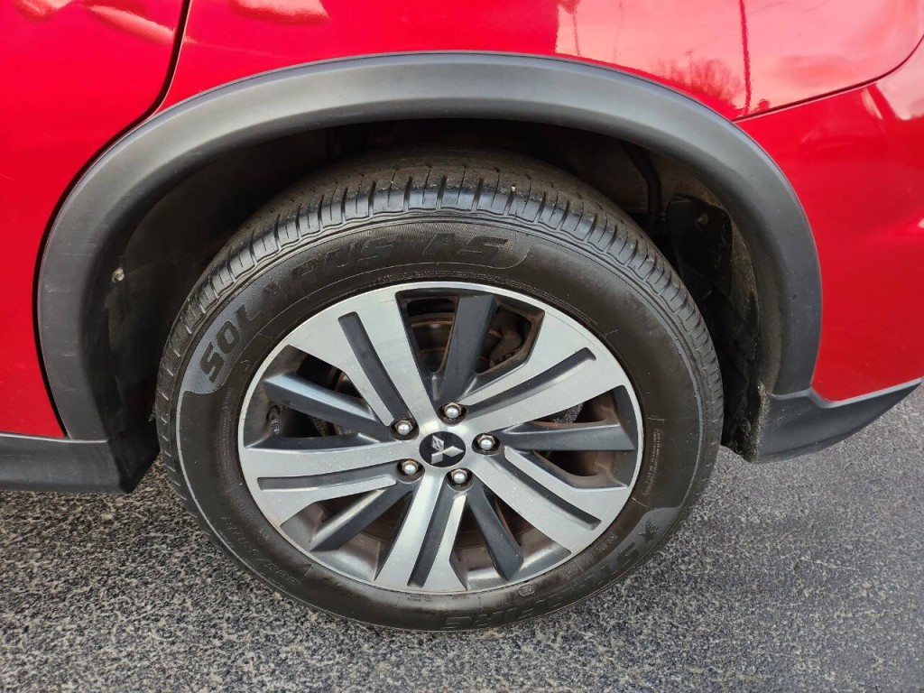 2021 Mitsubishi Outlander Image 13