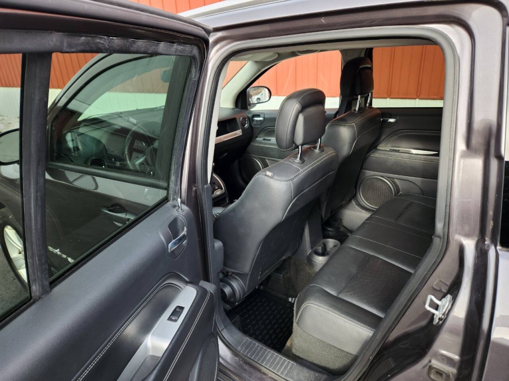 2015 Jeep Compass Image 12