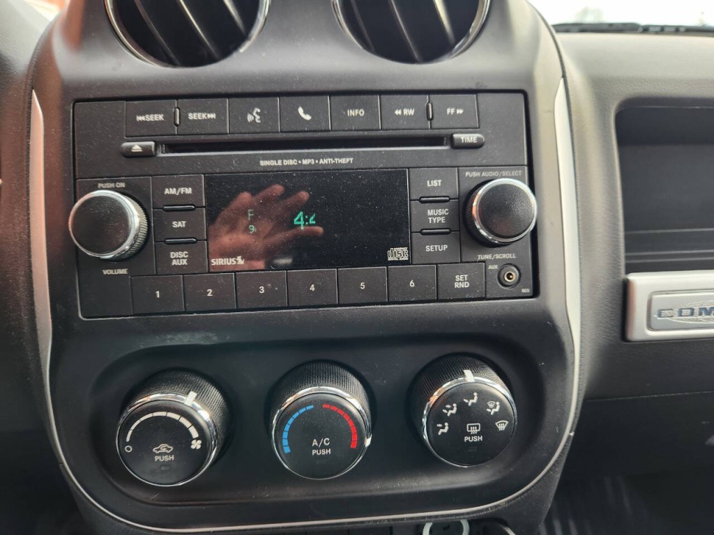 2015 Jeep Compass Image 18