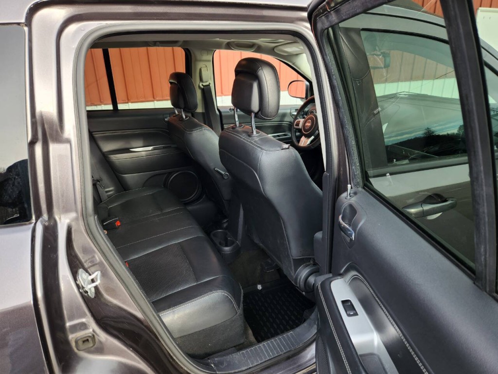 2015 Jeep Compass Image 22