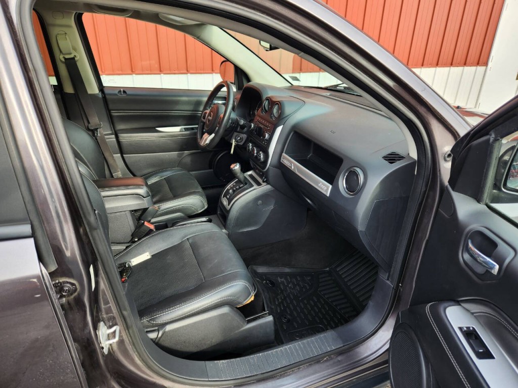 2015 Jeep Compass Image 23
