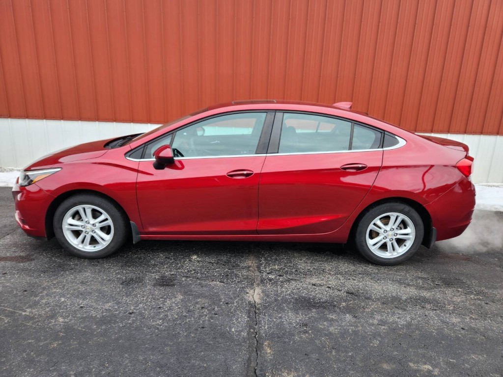2017 Chevrolet Cruze Image 2