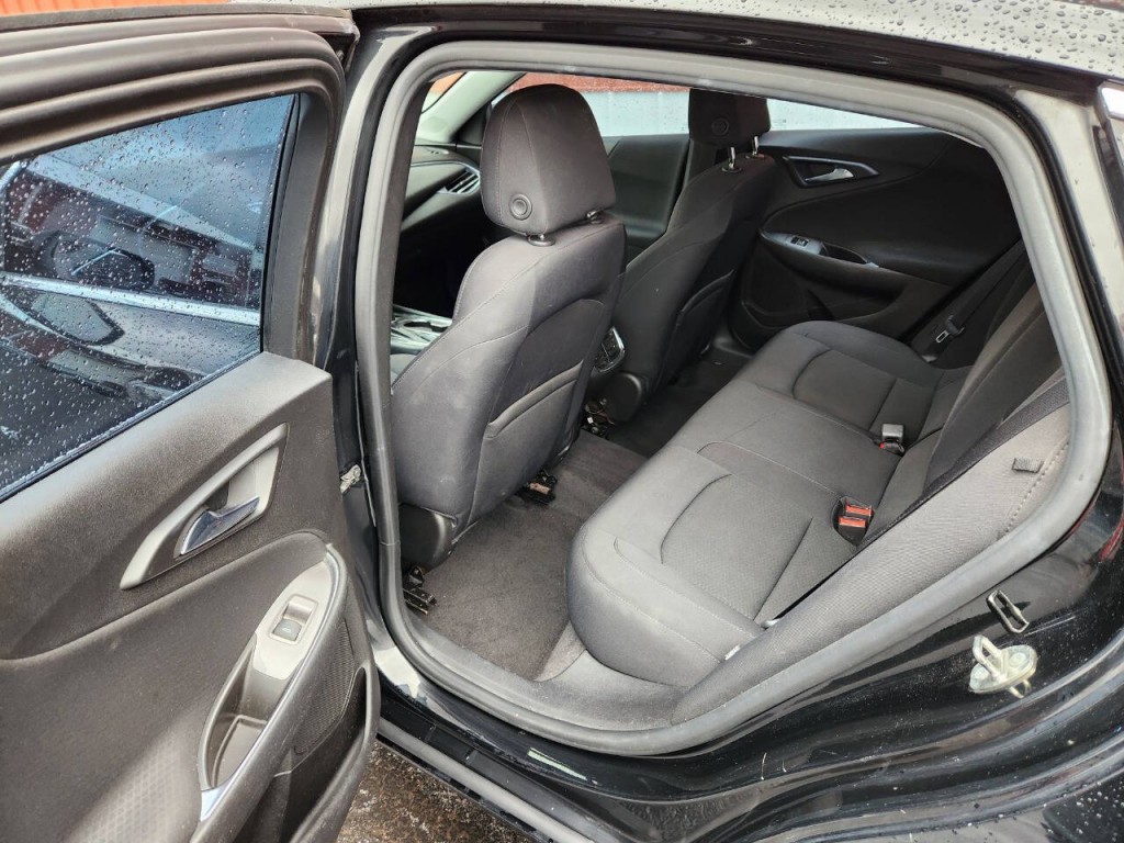 2017 Chevrolet Malibu Image 15