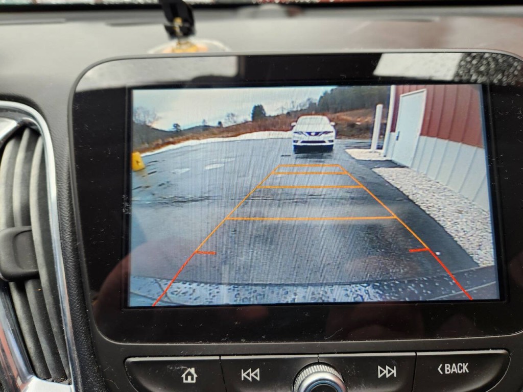 2017 Chevrolet Malibu Image 22