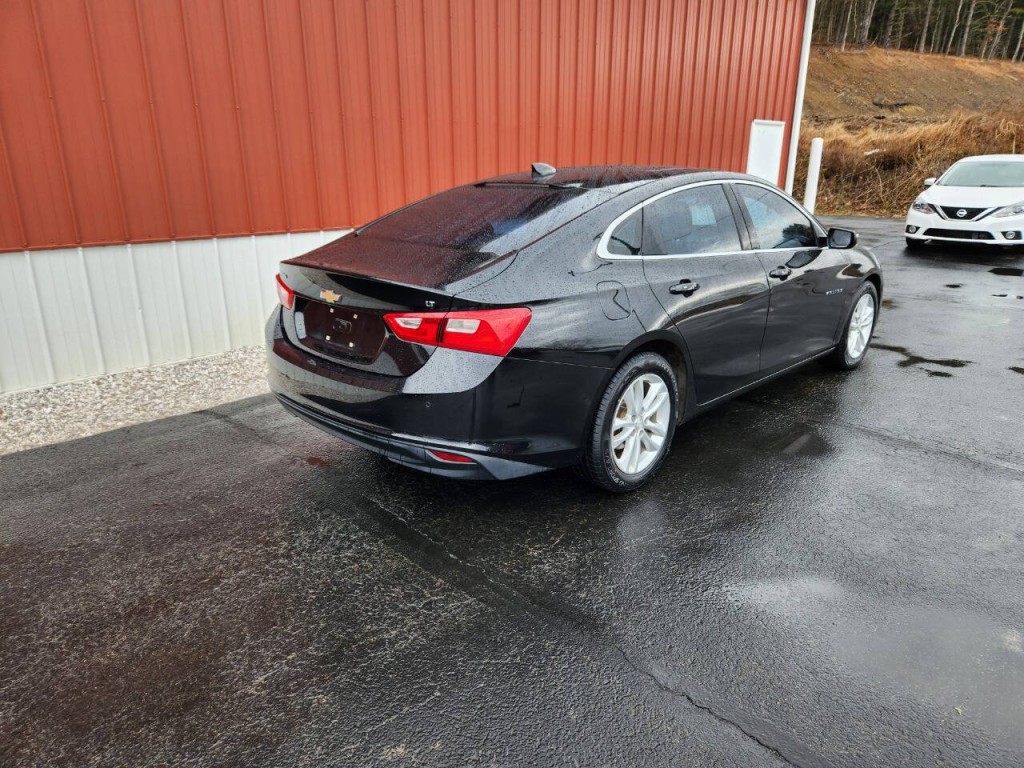 2017 Chevrolet Malibu Image 9