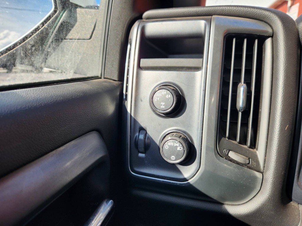 2015 Chevrolet Silverado 1500 Image 28