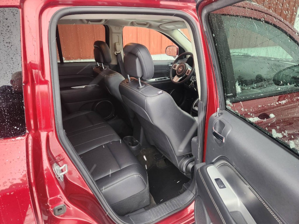 2017 Jeep Compass Image 16