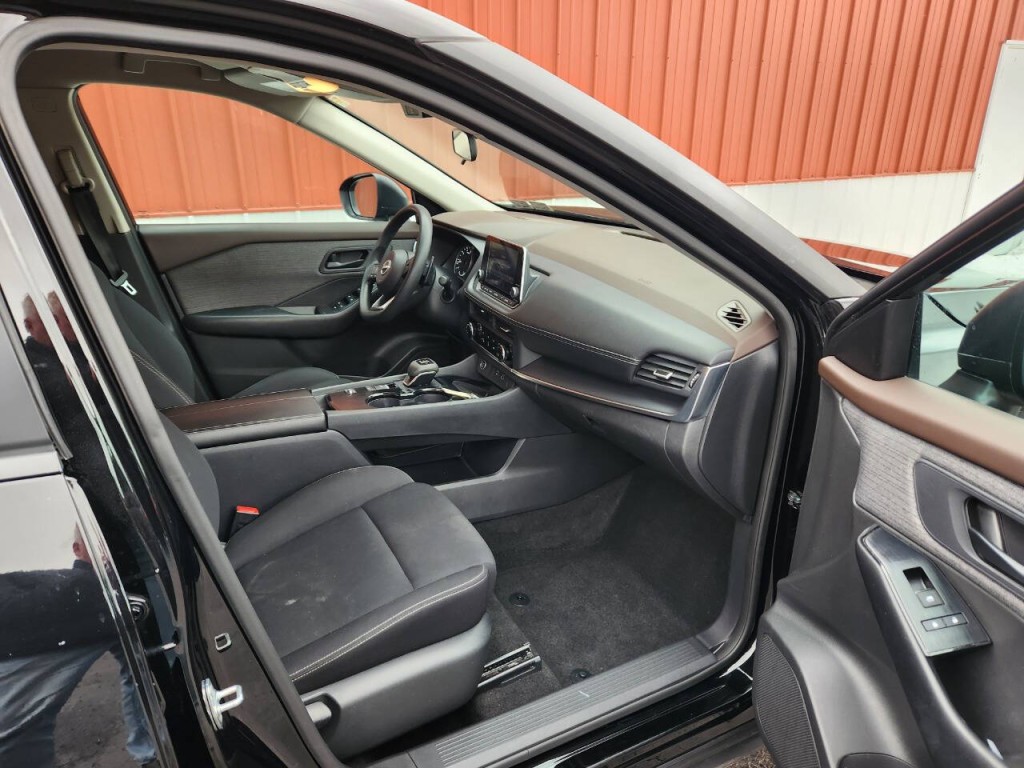 2023 Nissan Rogue Image 13