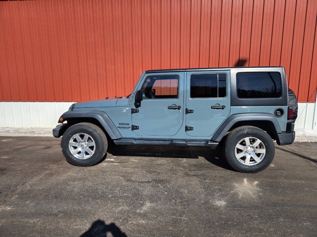 2015 Jeep Wrangler Unlimited Image 2