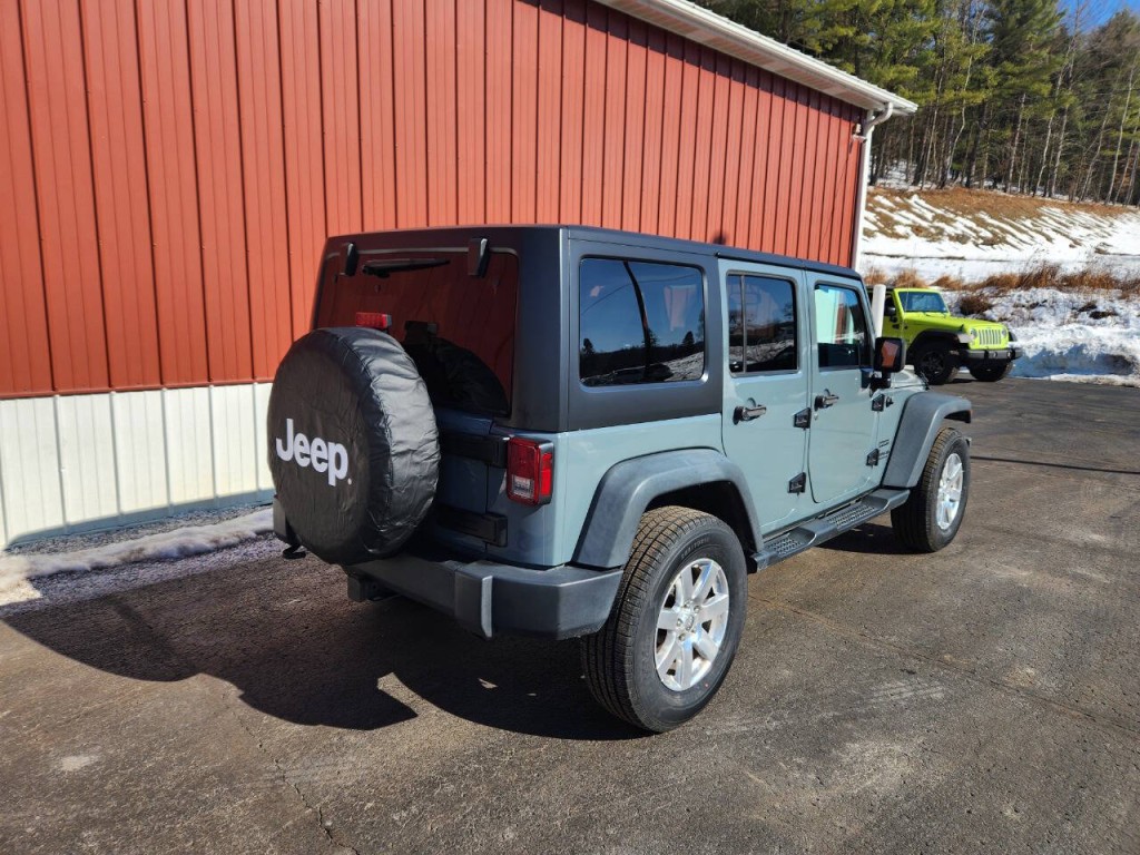 2015 Jeep Wrangler Unlimited Image 8