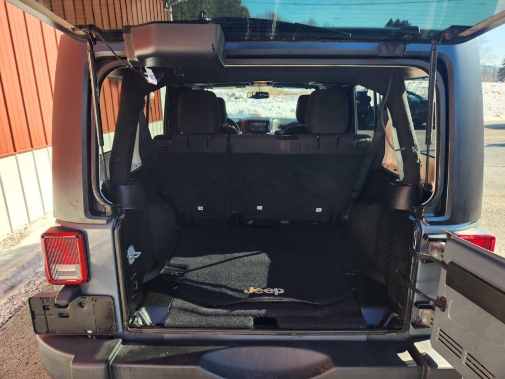 2015 Jeep Wrangler Unlimited Image 14