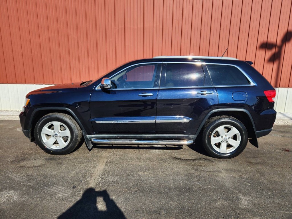 2011 Jeep Grand Cherokee Image 2