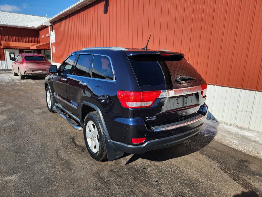 2011 Jeep Grand Cherokee Image 3