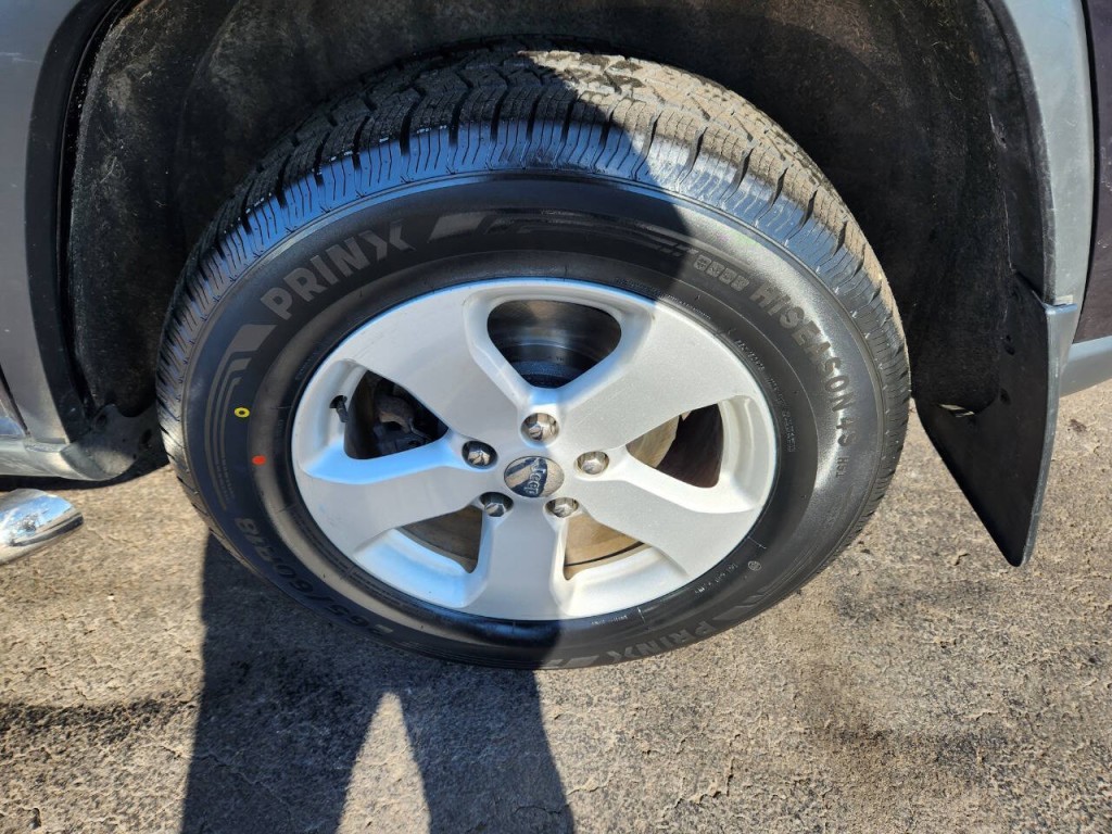 2011 Jeep Grand Cherokee Image 6