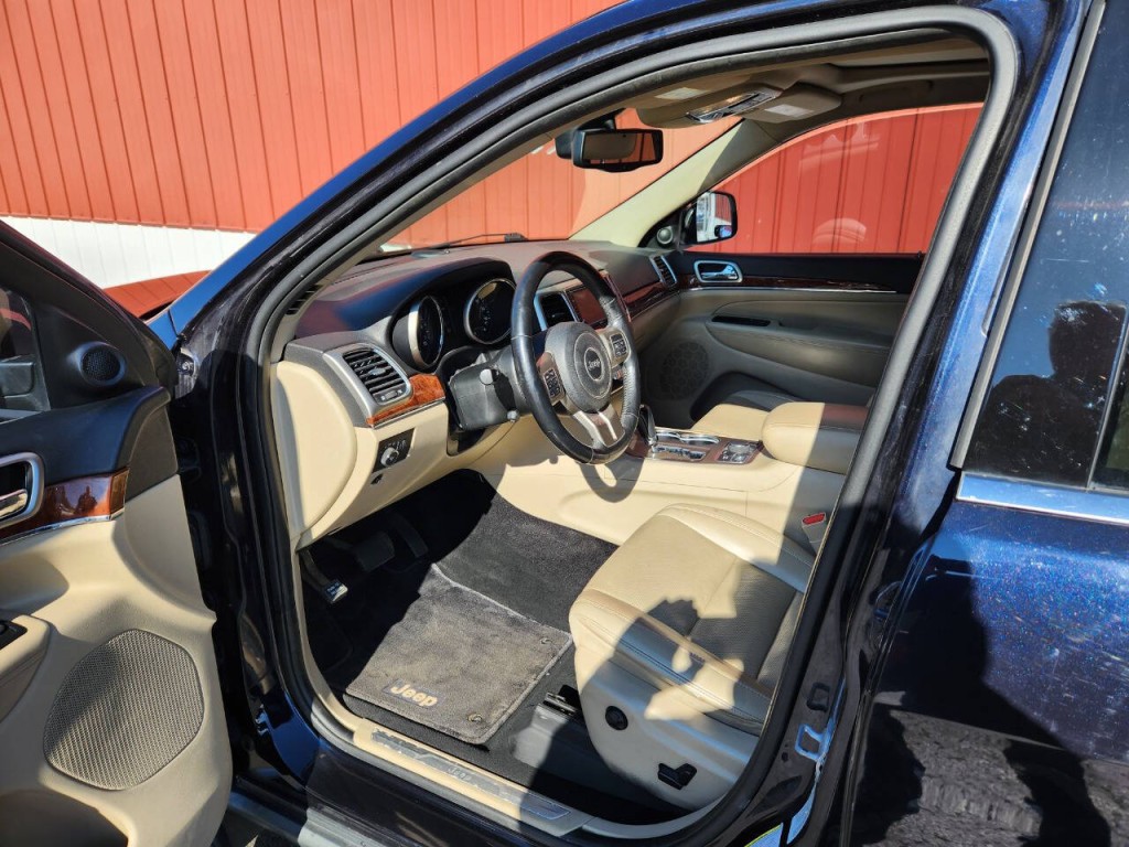 2011 Jeep Grand Cherokee Image 9