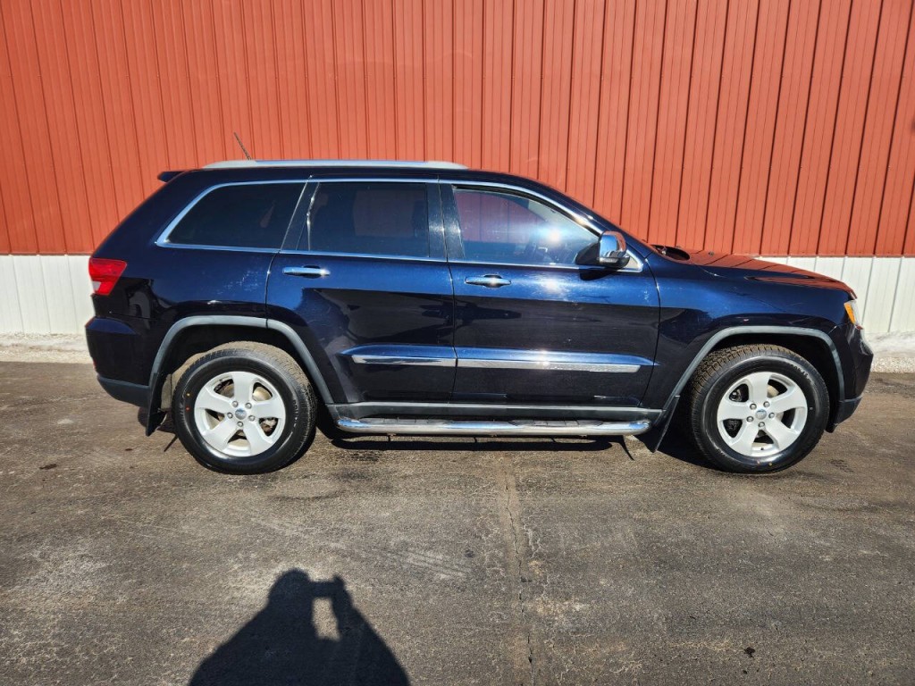 2011 Jeep Grand Cherokee Image 17