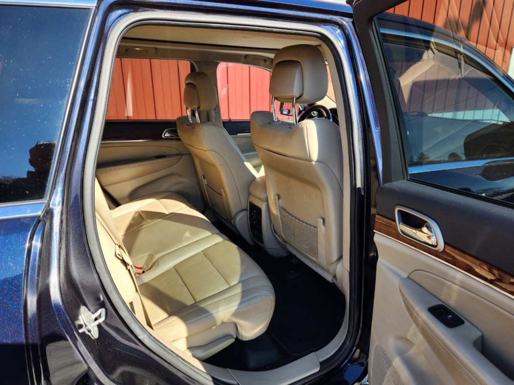 2011 Jeep Grand Cherokee Image 19
