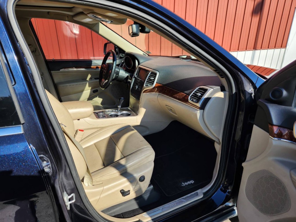 2011 Jeep Grand Cherokee Image 20