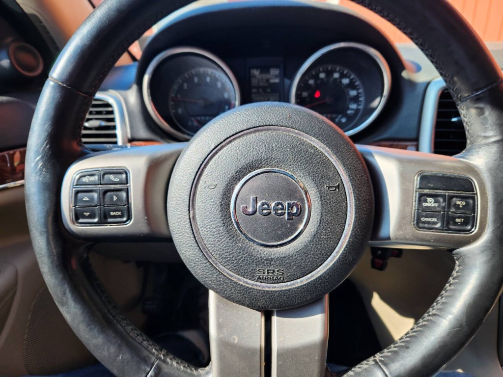 2011 Jeep Grand Cherokee Image 21