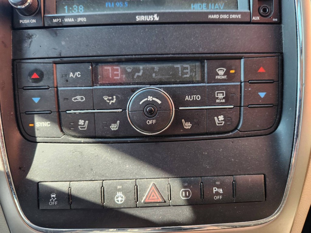 2011 Jeep Grand Cherokee Image 22