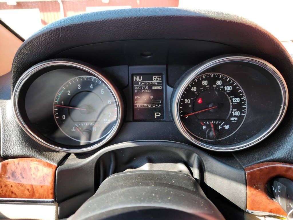 2011 Jeep Grand Cherokee Image 28