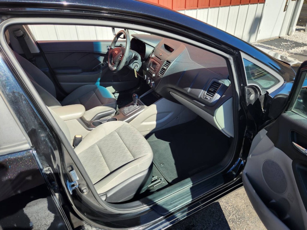 2016 Kia Forte Image 10