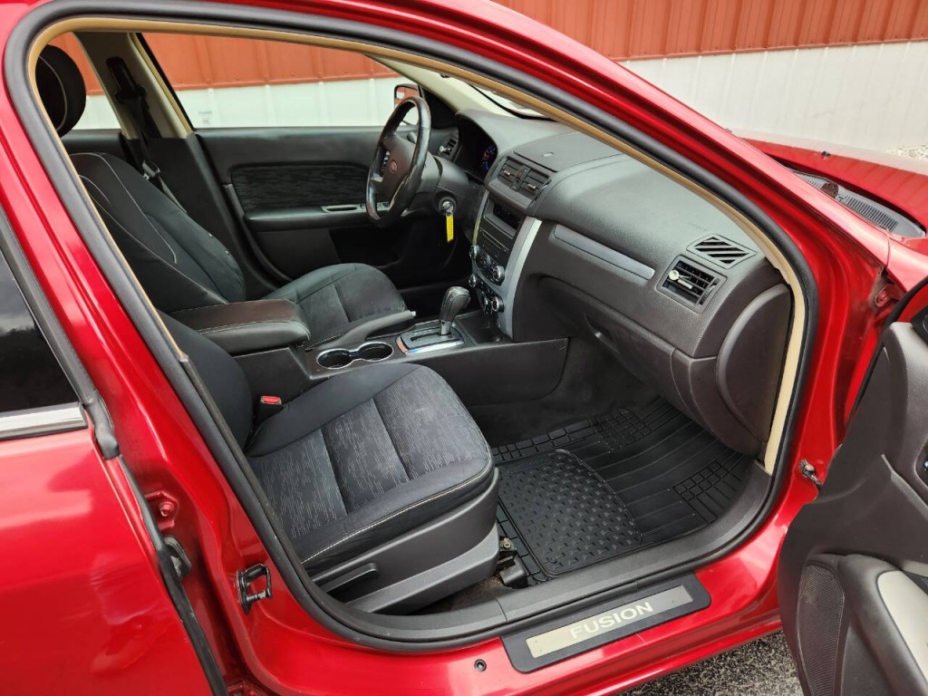 2011 Ford Fusion Image 12