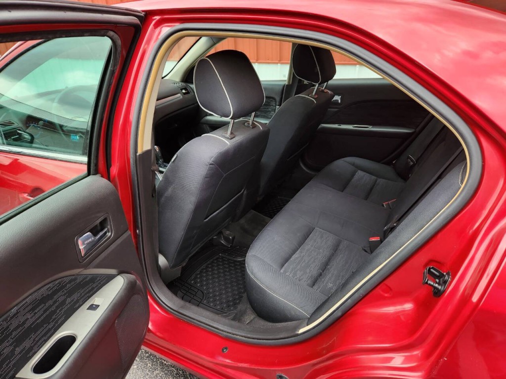 2011 Ford Fusion Image 14