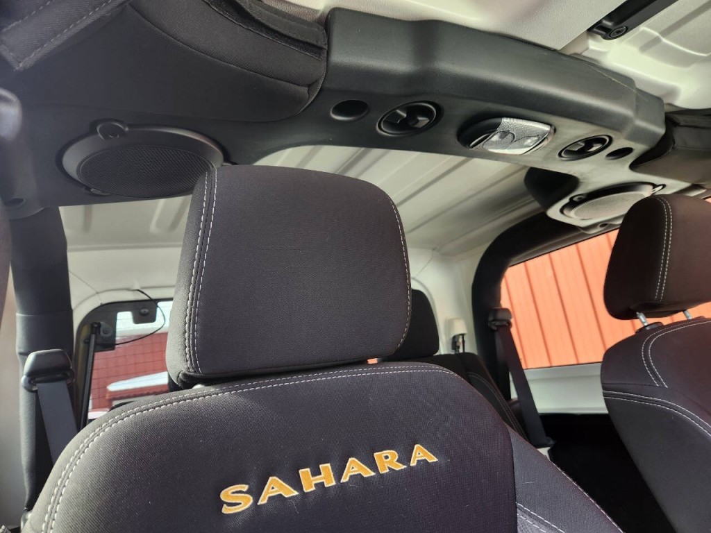 2014 Jeep Wrangler Image 14