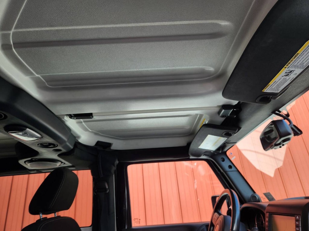 2014 Jeep Wrangler Image 15