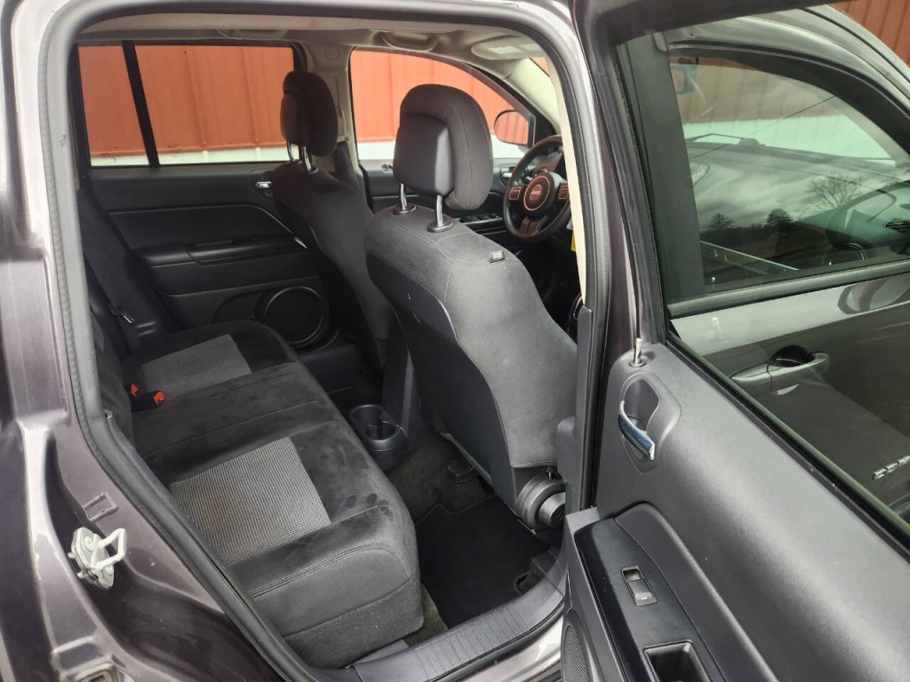 2016 Jeep Compass Image 12