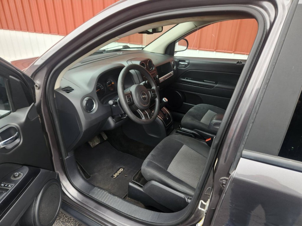 2016 Jeep Compass Image 19