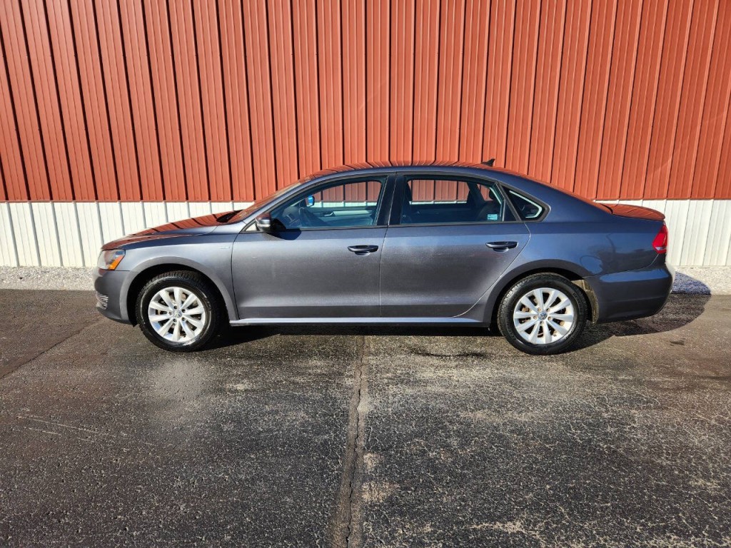 2015 Volkswagen Passat Image 2