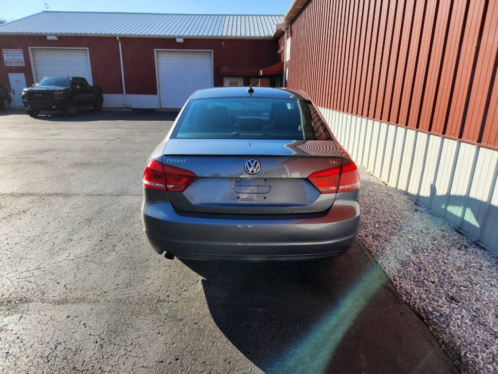 2015 Volkswagen Passat Image 4