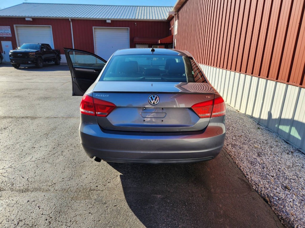 2015 Volkswagen Passat Image 7