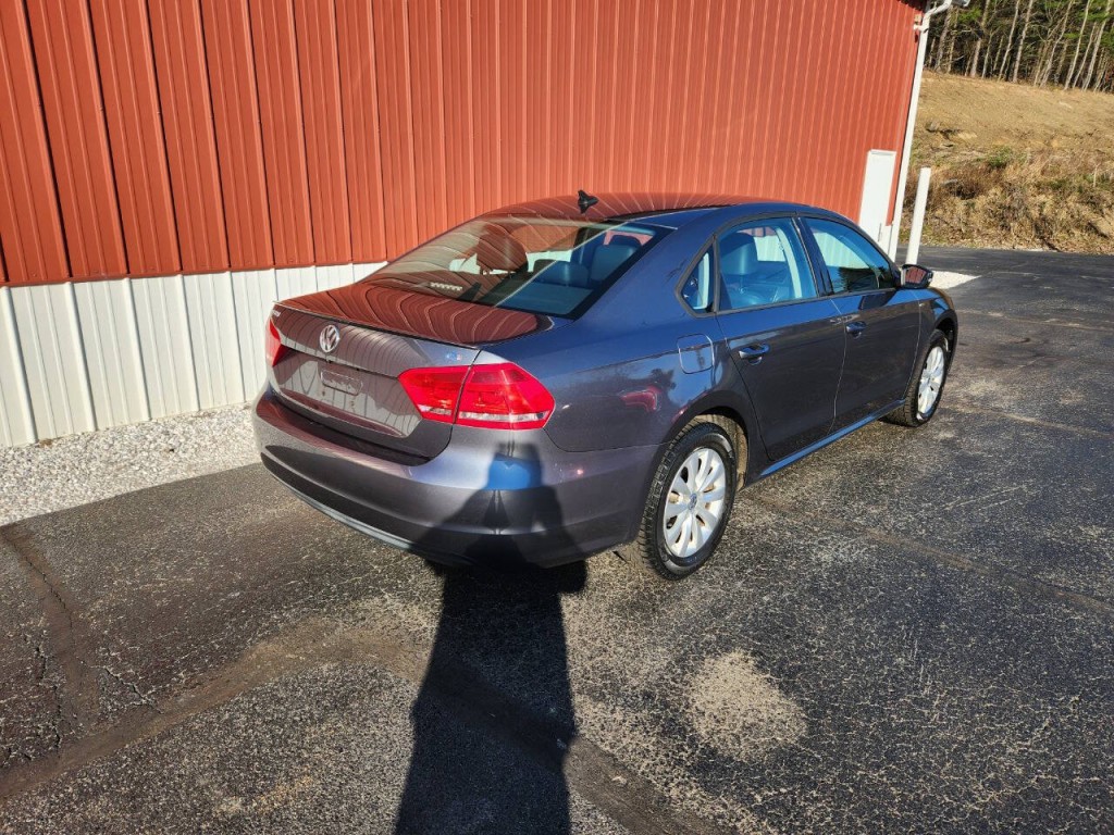 2015 Volkswagen Passat Image 19