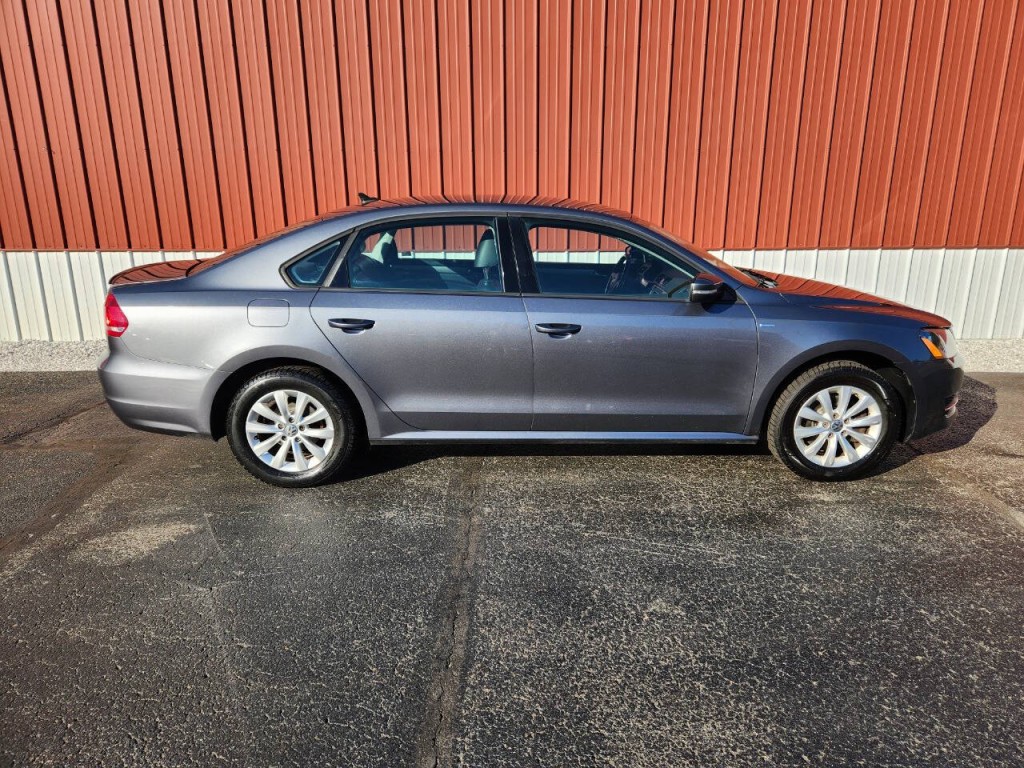 2015 Volkswagen Passat Image 20