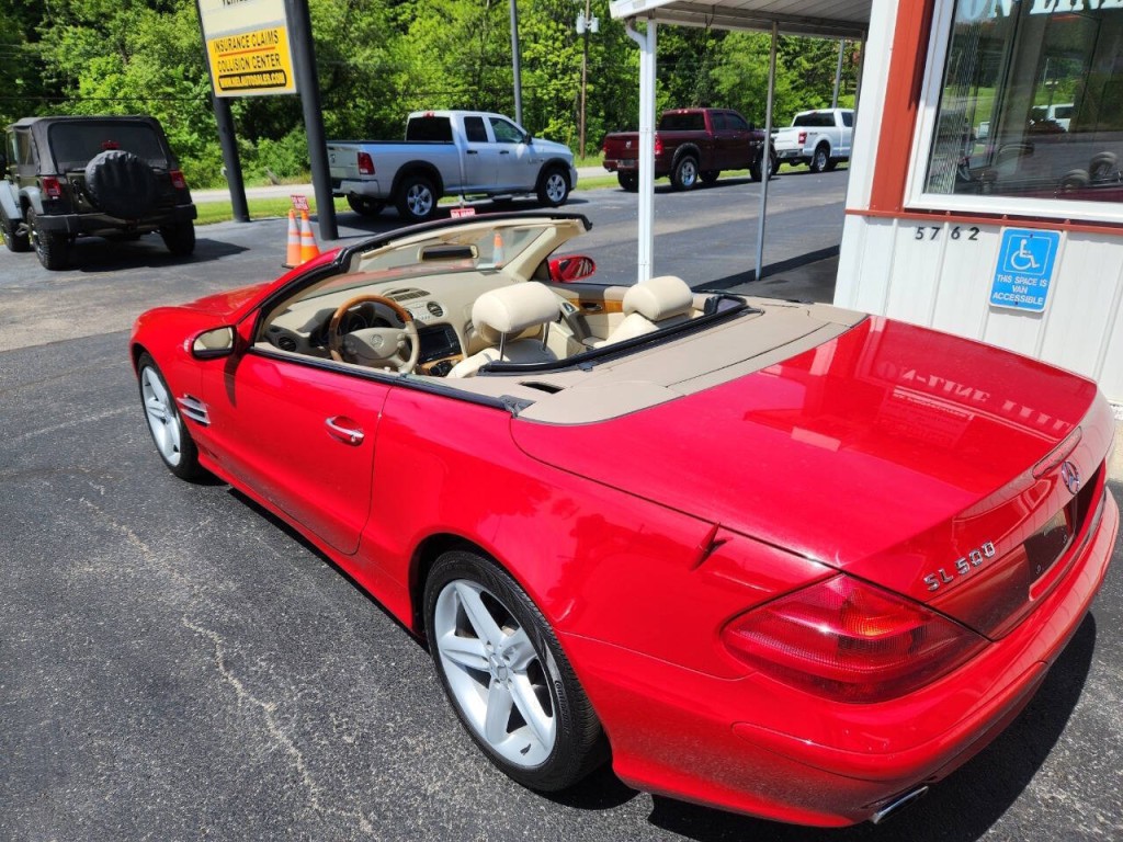 2005 Mercedes-Benz SL-Class Image 16