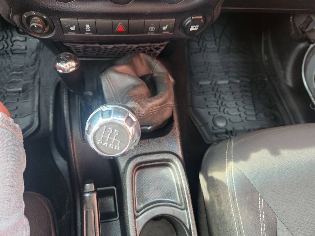 2014 Jeep Wrangler Image 20