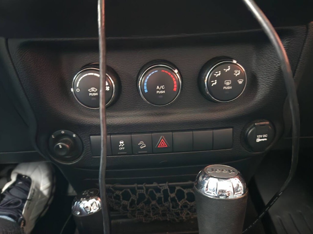 2018 Jeep Wrangler Image 24