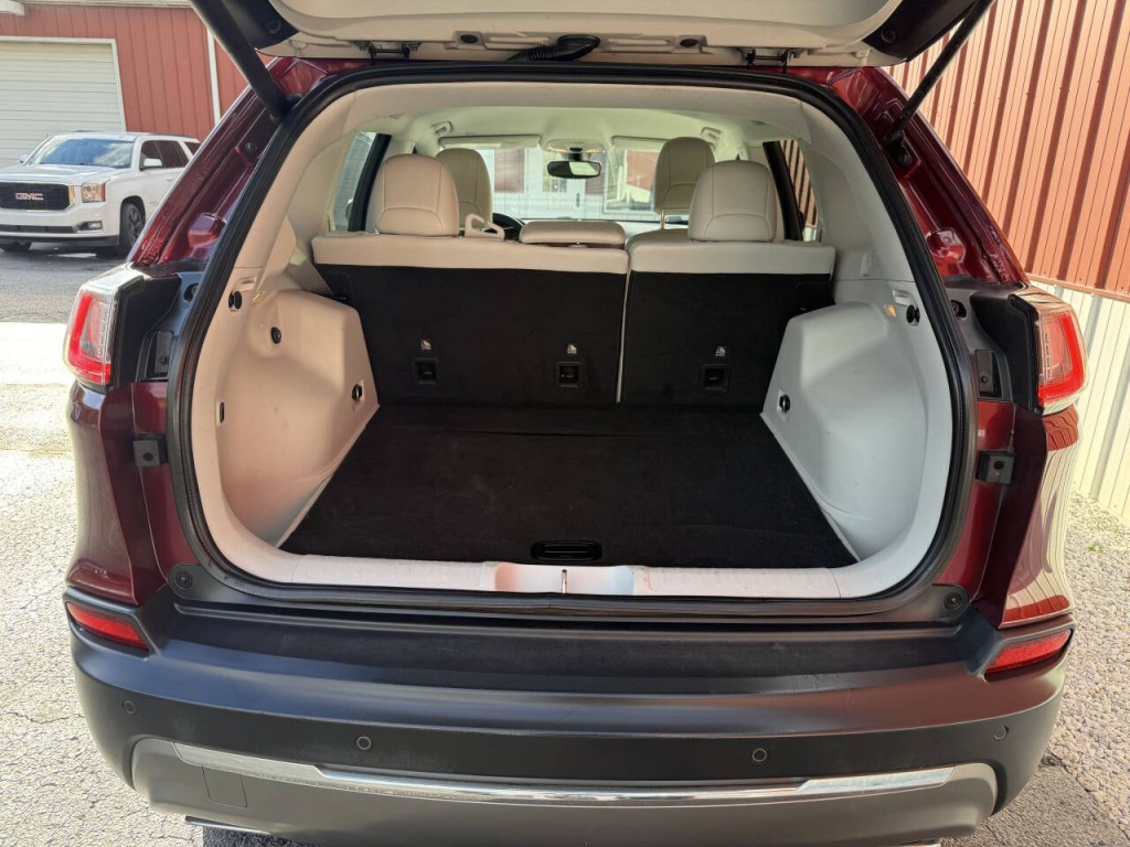 2019 Jeep Cherokee Image 9