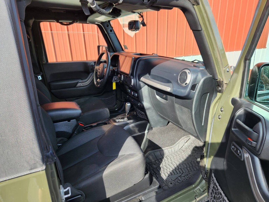 2016 Jeep Wrangler Image 13