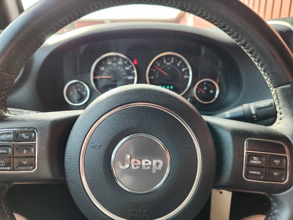 2016 Jeep Wrangler Image 16