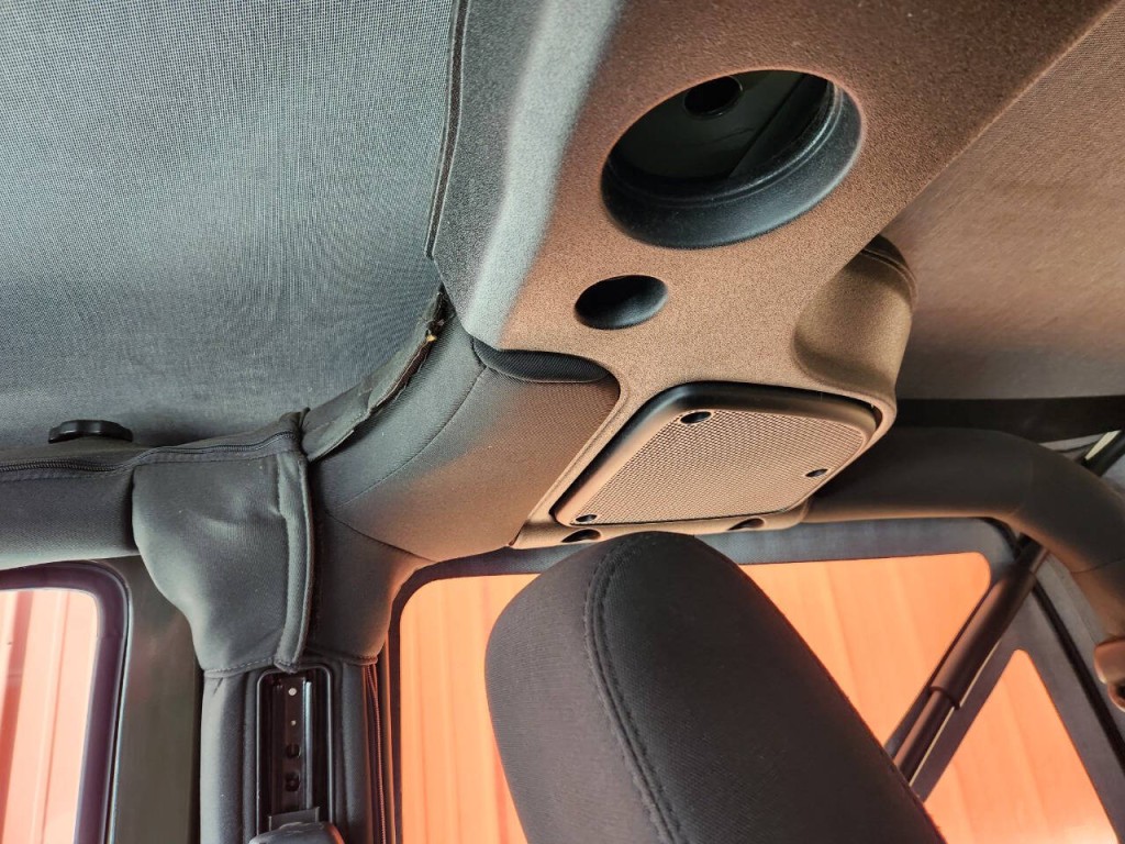 2016 Jeep Wrangler Image 18